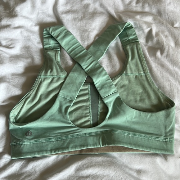 Turquoise lululemon bra - Picture 2 of 3